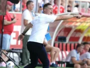 Mirel Rădoi, exploziv împotriva fanilor Craiovei care i-au înjurat pe el și pe jucători: „De-o lună mă bărbieresc în pungă pe avion. Sunt foarte prost eu!”