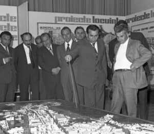 iliescu-ceausescu_82722900