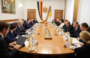 Vizită-fulger: Secretarul de stat Bogdan Despescu și șefii Poliției și Jandarmeriei au descins la Chișinău înaintea alegerilor parlamentare din Moldova