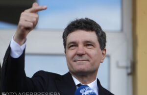 Nicușor Dan, drumeție în natură. Copiii au fost cei mai încântați. Unde s-a plimbat