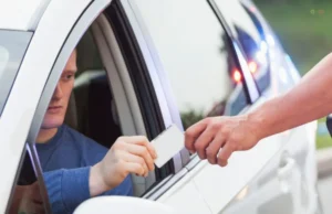 Îți poți lua adio de la permisul de conducere dacă nu îți plătești amenzile la timp! Amenzile neplătite cresc cu 30% la trei luni, anunțul făcut de ministrul Dezvoltării