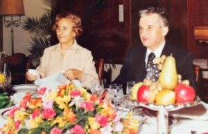 Cum a ajuns Ceaușescu să fie regretat de copiii de bani gata care beau șampanie cu roaba în cluburi. Cioroianu: Mergem în direcția sinuciderii