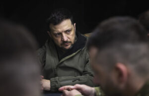 Zelenski nu acceptă cedări teritoriale fără referendum național, deși americanii și rușii negociază un acord pentru summit-ul Trump-Putin