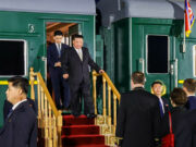 Kim Jong-Un s-a îmbarcat spre China, în trenul său blindat cu 90 de vagoane. Are vinuri franțuzești la bord