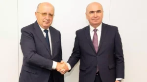 G1cyMivWoAEYgLP_ff80fd4612