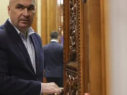 Bolojan în Parlament: „Atâta timp cât voi avea sprijinul dvs din Parlament, voi merge înainte!”/ Bolojan în Coaliţie: „De marţi, vă căutaţi premier!”
