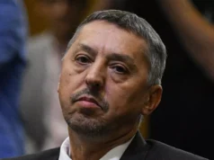 Moţiunea împotriva ministrului Educaţiei a fost respinsă. Daniel David anunţase că demisionează imediat, dacă moțiunea trecea de vot în Parlament UPDATE