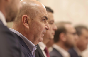 Bolojan: ‘Nu iau deciziile cu inima ușoară, dar trebuie să păstrăm guvernarea; dacă se rupe coaliția, ratingul României se prăbușește!’