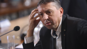 media-174771305405255300