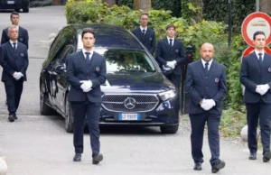 Giorgio Armani, înmormântat departe de ochii lumii. „Regele Eleganței” a fost omagiat doar de apropiați