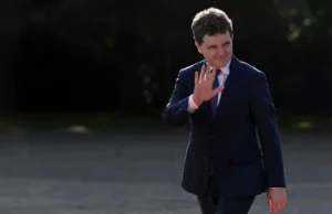 În culisele zborului prezidențial. Imagini rare din avionul care îl duce pe Nicușor Dan la Bruxelles