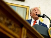 Trump nu se lasă. Reîncepe RĂZBOIUL tarifelor SUA-China. Impune taxe vamale de 100%. RIPOSTA Beijingului