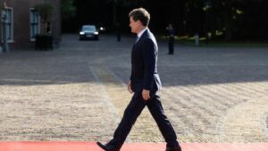 nicusor-dan-vrem-ca-fenomenul-coruptiei-sa-fie-o-preocupare-a-sri-5351102