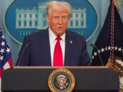 Obiceiurile nocturne ale lui Trump, care îi exasperează pe cei din echipa sa. „Nu vrei să fii în Air Force One într-o călătorie”