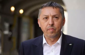 Scandal total în educație. Profesorii îl torpilează pe ministrul Educației Daniel David, după ce a dat vina pe dascăli pentru analfabetismul funcțional