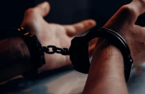 Scandal la Spitalul Judeţean de Urgenţă din Argeş: Un bărbat a agresat agenţii de pază şi a spart mai multe geamuri