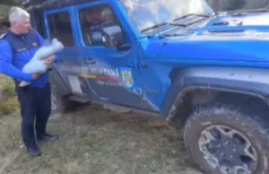 Bebeluș de numai trei luni, blocat pe munte cu familia. Intervenție dramatică a jandarmilor, în lupta contracronometru cu frigul