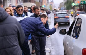 Campanie bizară a lui Drulă: candidatul USR la Primăria Capitalei se plimbă în afara Bucureștiului și promite lucruri pe care primarul nu le poate face