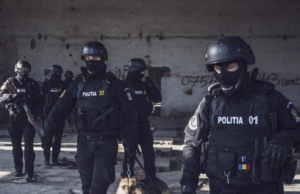 Percheziții de amploare la ”medici falși”- Își obțineau fictiv specializările în Republica Moldova