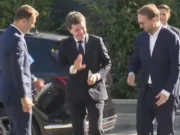 Reziștii validează candidatura lui Cătălin Drulă la Primăria Capitalei, în prezența lui Nicușor Dan. Șeful statului sfidează cu zâmbetul pe buze