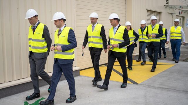 noua-fabrica-de-vata-minerala-de-sticla-de-la-tarnaveni-a-companiei-knauf-insulation-a-fost-inaugurata-5357012