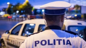politia-capitalei-politisti-masina-politie-768x512_c330e6648b