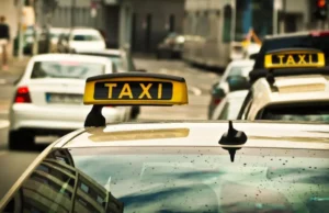 Val de atacuri asupra taximetriștilor în ultimele 24 de ore. Motivul: Nu s-au înțeles asupra prețului cursei