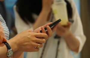 Un bărbat din Roman s-ar fi împuşcat în cap în timpul unei transmisiuni live