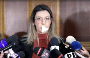 Copleșită de scandalul Criza Apei, Ministrul Mediului, Diana Buzoianu, caută țapi ispășitori. Cere demisii de-a valma și pozează în victima dezinformării