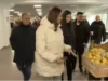 Anca Alexandrescu, din nou printre oameni: ce a cumpărat de la piață VIDEO