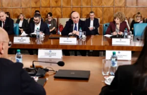 Cât va fi salariul minim în 2026: Ilie Bolojan anunță că va lua o decizie până la Crăciun / Ce spun sindicaliștii și patronatele