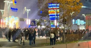 Incendiu la Mall Promenada din București. Peste o mie de oameni evacuați, intervenția masivă a pompierilor a dus la lichidarea focului – VIDEO