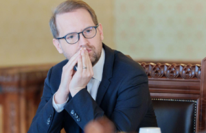 SURSE Se ‘coace’ răsturnarea lui Dominic Fritz de la șefia USR! Ce se ascunde în spatele ultimei măsuri anunțate de liderul partidului
