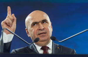 Bolojan vrea să taie „plasele de siguranță”: șomaj, pensionări anticipate și concedii medicale, sub lupa Guvernului