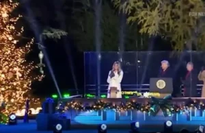 Melania Trump a aprins bradul de Crăciun. Imagini senzaționale