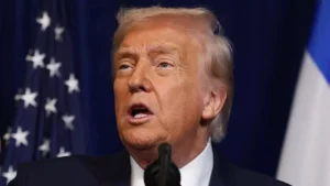 donald-trump-(7)_553438cf16