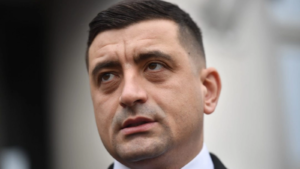 media-174701286819648800