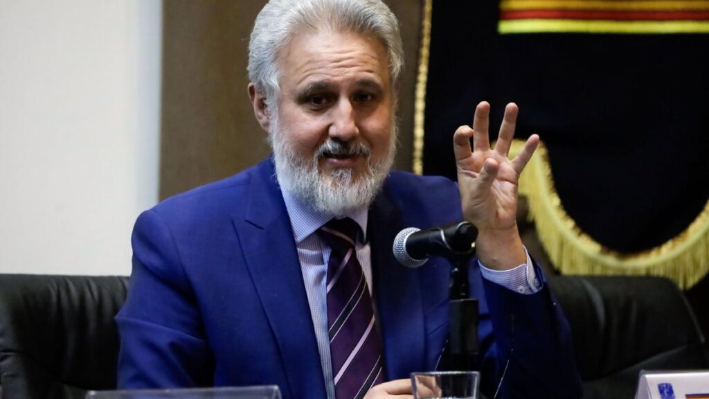 omul-pe-care-nicusor-dan-il-vrea-la-sie-interviu-exclusiv-de-la-ora-21-marius-lazurca-vine-la-antena-3-cnn-1039213