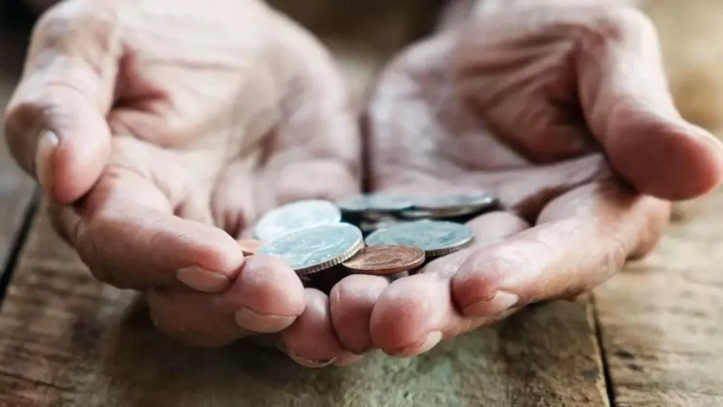 1-avem-cei-mai-saraci-pensionari-din-tara-diferena-uriasa-care-ne-condamna-la-saracie_2817695e94