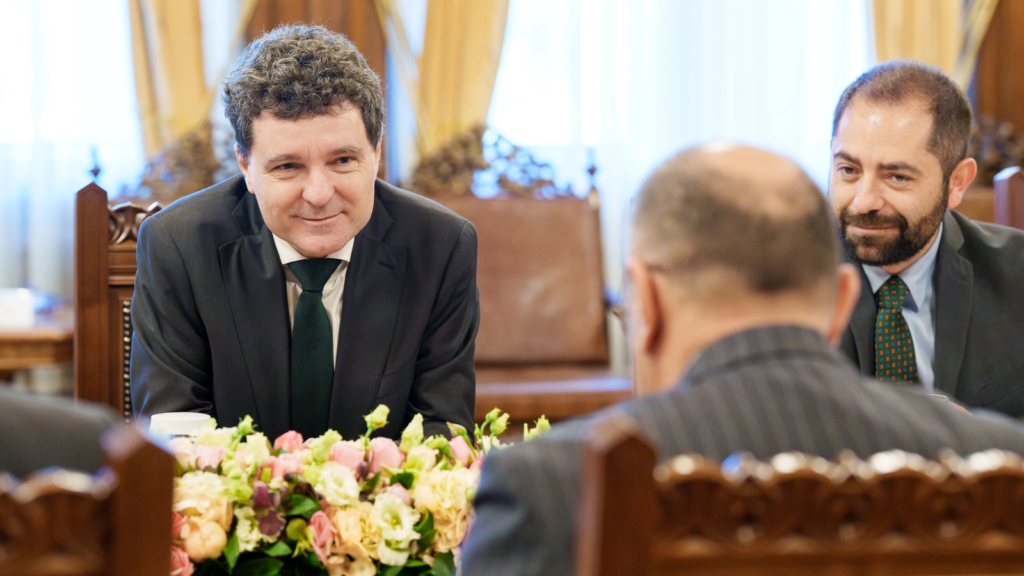 media-174857514303229300