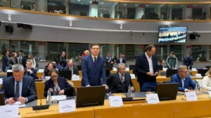 victor-negrescu_rJs83