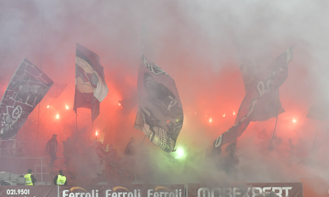 ”Ca să vadă toți oltenii”. ”Se rupe” Giuleștiul, la derby-ul dintre Rapid și Craiova