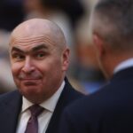 Bugetul pe 2026, adoptat de Parlament. Reacţiile lui Bolojan şi Grindeanu. AUR va contesta legea la CCR