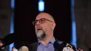 kelemen-hunor-ii-da-dreptate-lui-nicusor-dan-ar-fi-catastrofal-un-guvern-minoritar-pnl-usr-sustinut-de-aur-5390959