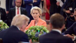 ne-autodistrugem-ue-se-opune-planului-lui-trump-de-a-ridica-sanctiunile-asupra-petrolului-rusesc-1052387