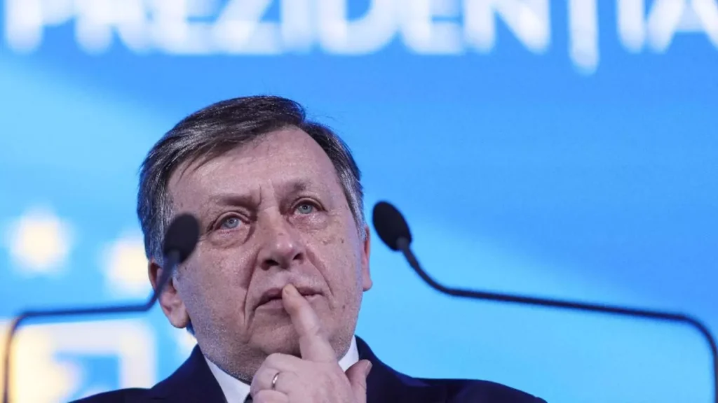 INSTANT_CNP_PNL_ANTONESCU_2_014INQUAM_Photos_Octav_Ganea_3e15bd48dc