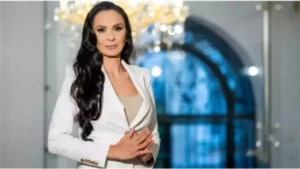 alexandra-pacuraru-(3)_d49c96ece0