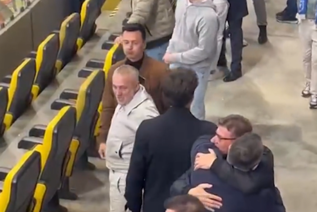 ed0fd1ef-ef14-4882-a790-4a9ae12c2116