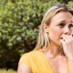 Adevăratul motiv pentru care ne roadem unghiile și avem alte „obiceiuri proaste”, potrivit psihologilor