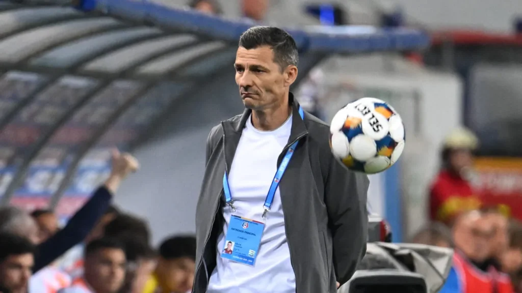 https___www.prosport.ro__wp-content_uploads_2026_04_costel-galca-i-a-bagat-in-sedinta-pe-fotbalistii-sai-imediat-dupa-craiova-rapid-1400x1050